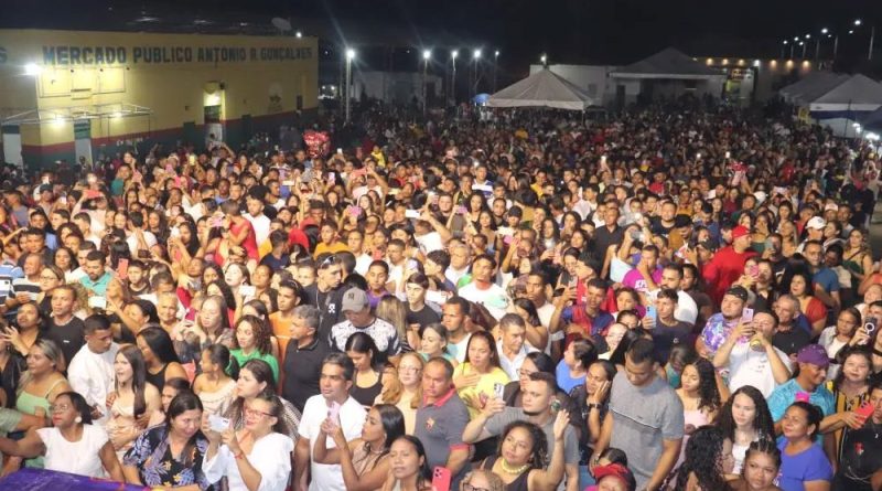 Encerramento do Festejo em Agricolândia com Shows em Praça Pública