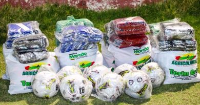 Prefeitura de Agricolândia realiza entrega de material esportivo para as equipes que vão participar do Campeonato Municipal