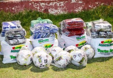 Prefeitura de Agricolândia realiza entrega de material esportivo para as equipes que vão participar do Campeonato Municipal