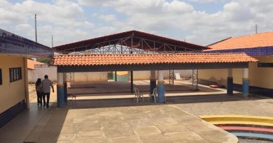 Prefeitura de Agricolândia realiza Obra de cobertura metalica para instalação do kit creche na Creche Tia Eunice