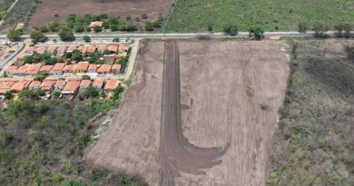 Prefeitura de Agricolândia realiza limpeza do Terreno para Construção de Casas Populares