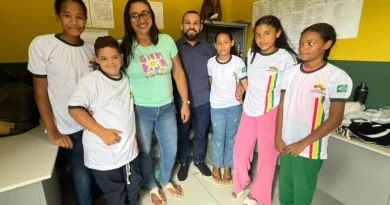 Prefeitura de Agricolândia realizou a entrega de fardamento escolar para os alunos da rede municipal de ensino