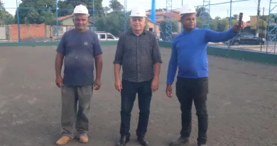 Prefeito Marcão do Povo acompanha andamento das obras do Complexo Esportivo no Centro da Cidade